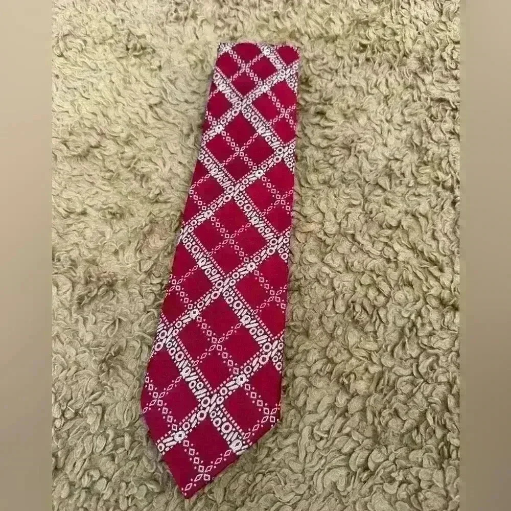 Handcrafted Maroon Patterned Tie by Gordon